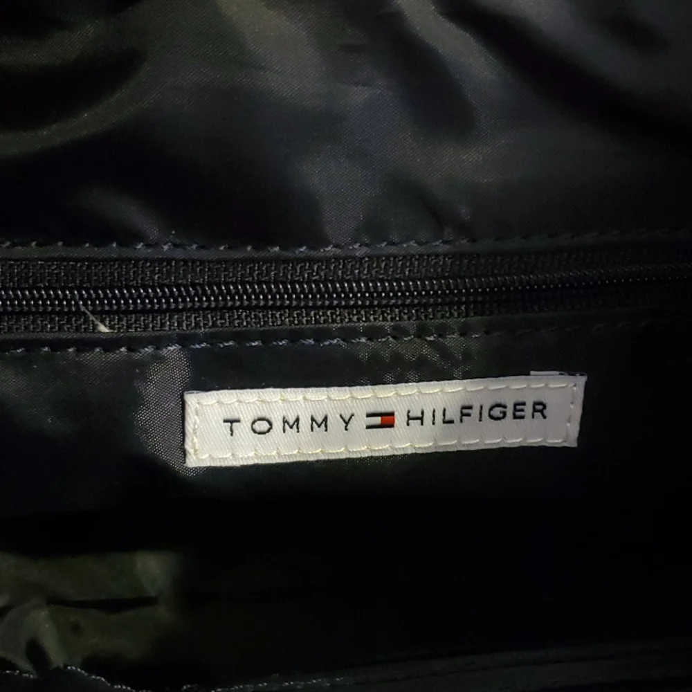Tommy Hilfiger small handbag NWT - Picture 6 of 14